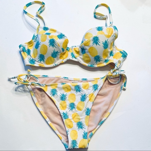 Old Navy Pineapple 🍍 Bikini - Picture 1 of 2